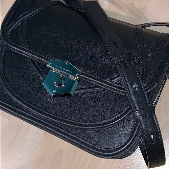 ALEXANDER MCQUEEN WICCA medium 100% authentic - Picture 3 of 14